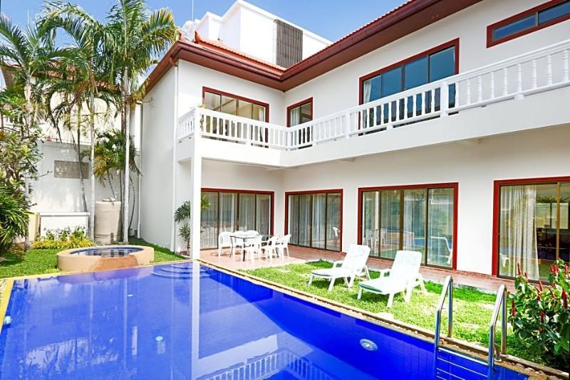Avoca Pool Villas Патая Екстериор снимка