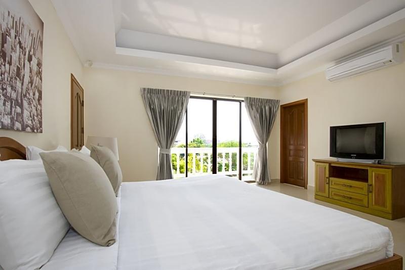 Avoca Pool Villas Патая Екстериор снимка